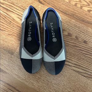 Rothy’s The flat, black and white round tie size 8.  Excellent condition.